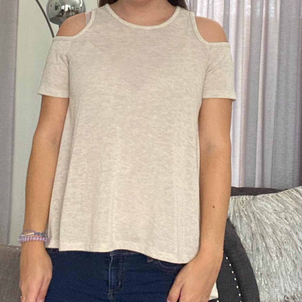 Coin 1804 beige cold shoulder top with button back detail